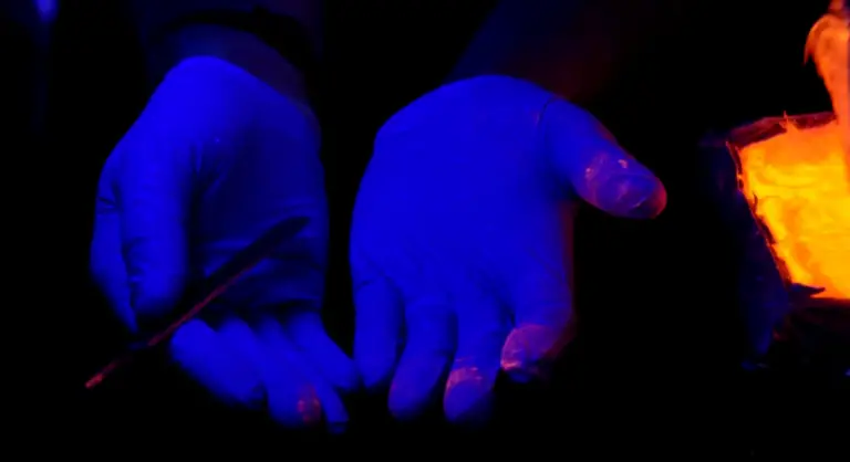 22 Reasons Why Do UV Lights Look Purple - Infrared for Health